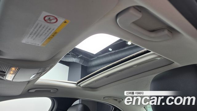 Mercedes-Benz C-Class 2018 — photo 25