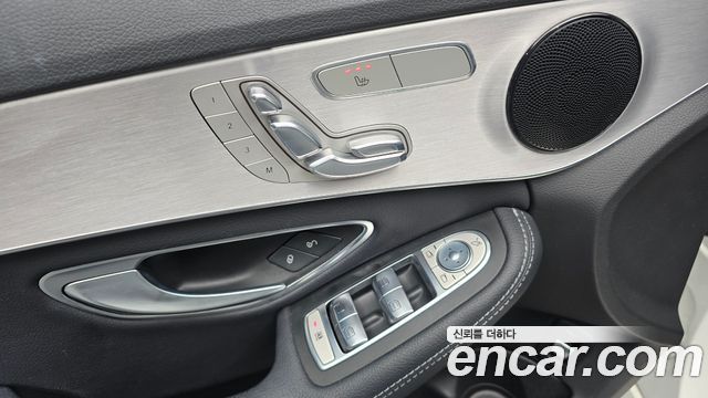 Mercedes-Benz C-Class 2018 — photo 26