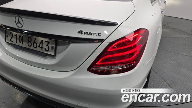 Mercedes-Benz C-Class 2018 — photo 9