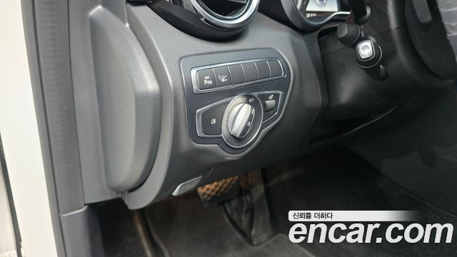 Mercedes-Benz C-Class 2018 — photo 28