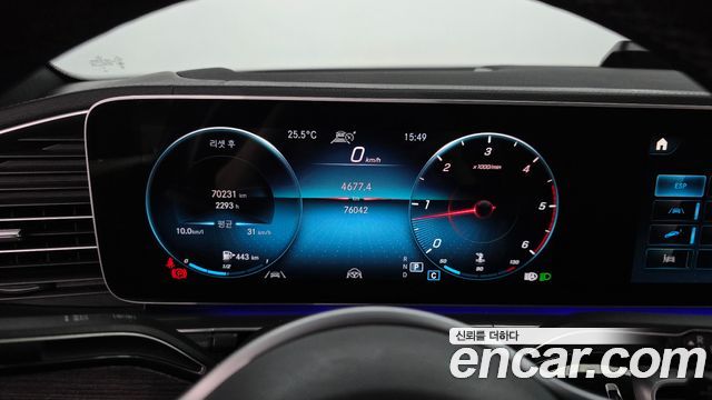 Mercedes-Benz GLE-Class 2021 — photo 11