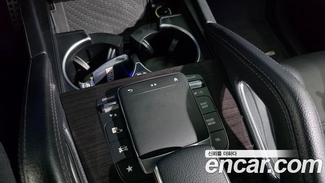 Mercedes-Benz GLE-Class 2021 — photo 30