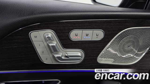 Mercedes-Benz GLE-Class 2021 — photo 31