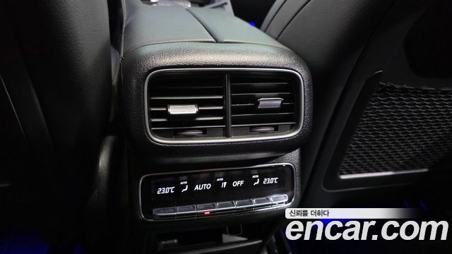 Mercedes-Benz GLE-Class 2021 — photo 32