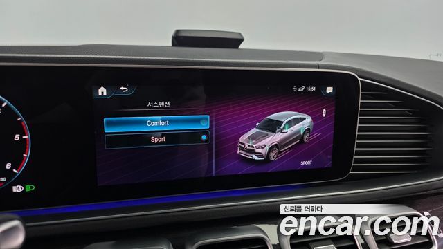 Mercedes-Benz GLE-Class 2021 — photo 33
