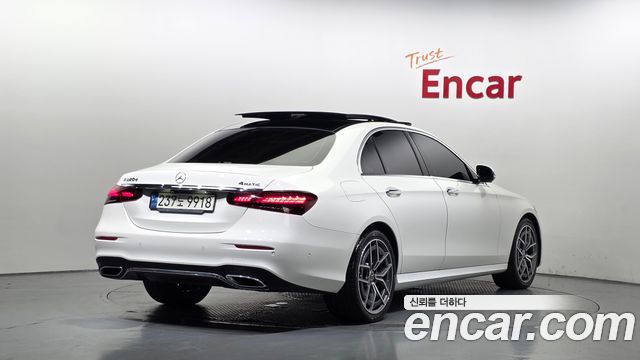 Mercedes-Benz E-Class 2021 — photo 2