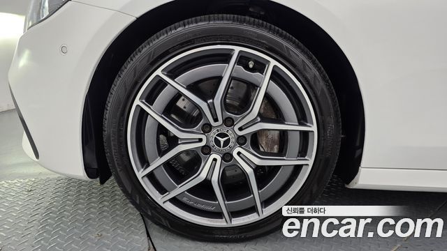 Mercedes-Benz E-Class 2021 — photo 5