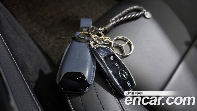 Mercedes-Benz E-Class 2021 — photo 21