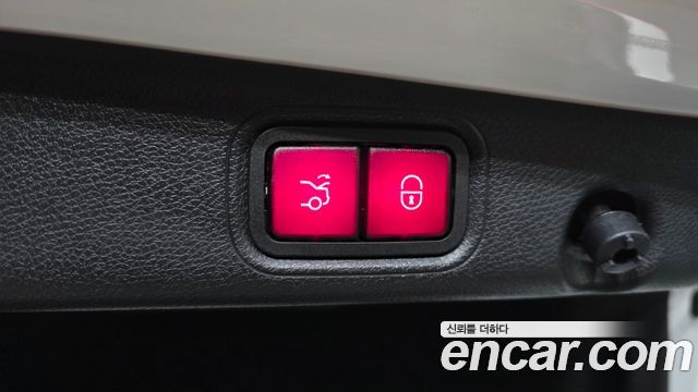 Mercedes-Benz E-Class 2021 — photo 22