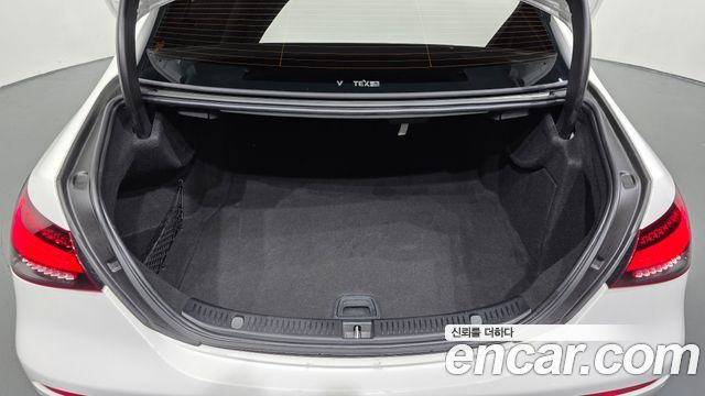 Mercedes-Benz E-Class 2021 — photo 23