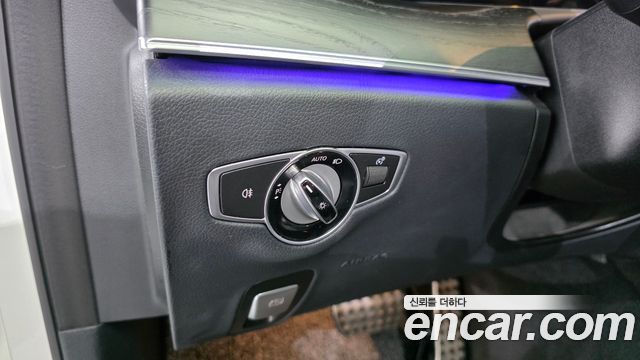 Mercedes-Benz E-Class 2021 — photo 26