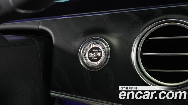 Mercedes-Benz E-Class 2021 — photo 27