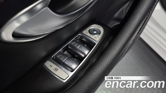 Mercedes-Benz E-Class 2021 — photo 28
