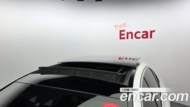 Mercedes-Benz E-Class 2021 — photo 29