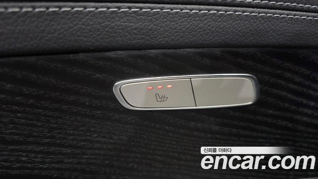 Mercedes-Benz E-Class 2021 — photo 30