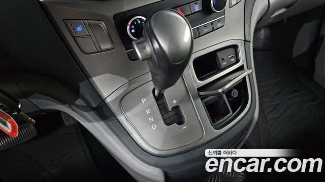 Hyundai Starex 2021 — photo 12