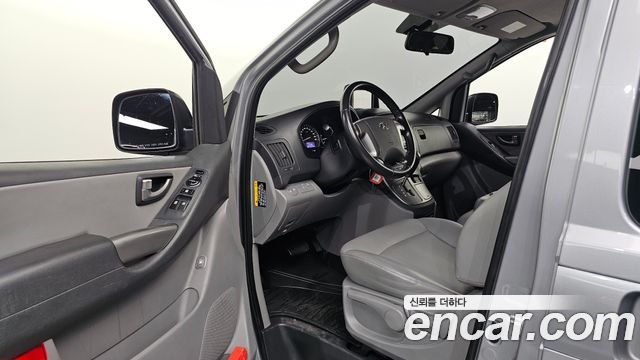 Hyundai Starex 2021 — photo 13