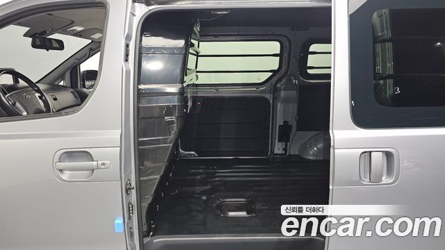 Hyundai Starex 2021 — photo 18