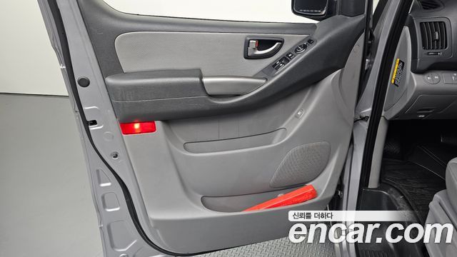 Hyundai Starex 2021 — photo 14