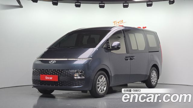 Hyundai Staria 2025 — photo 1