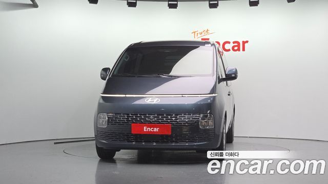 Hyundai Staria 2025 — photo 3