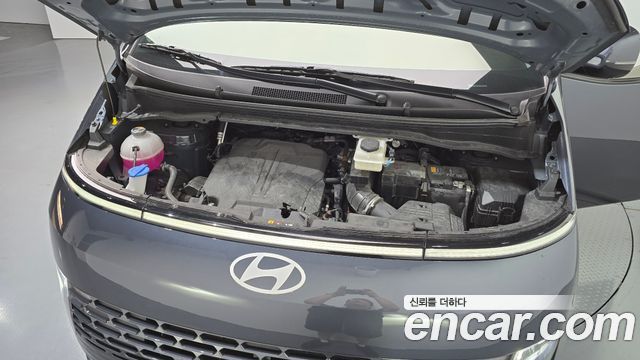 Hyundai Staria 2025 — photo 6