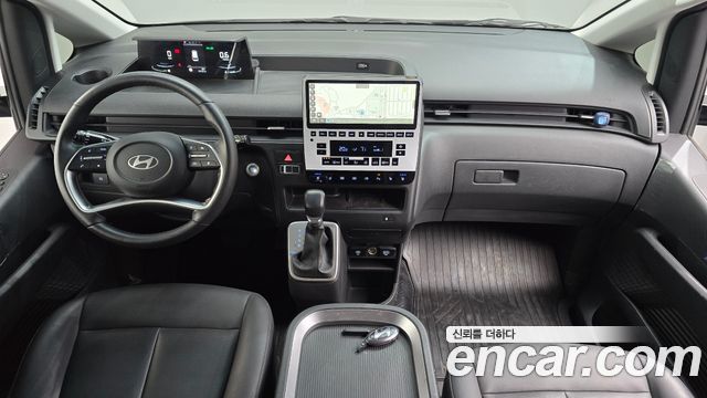 Hyundai Staria 2025 — photo 7