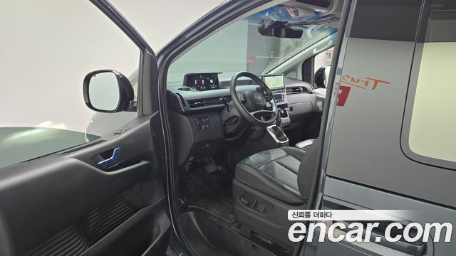 Hyundai Staria 2025 — photo 10