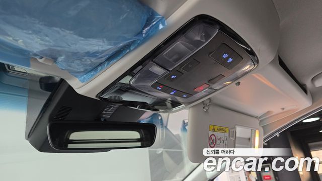 Hyundai Staria 2025 — photo 18