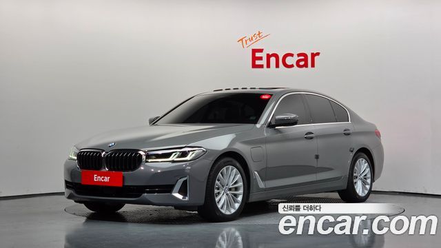 BMW 5-Series 2021 — photo 1