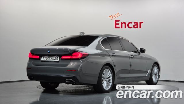 BMW 5-Series 2021 — photo 2