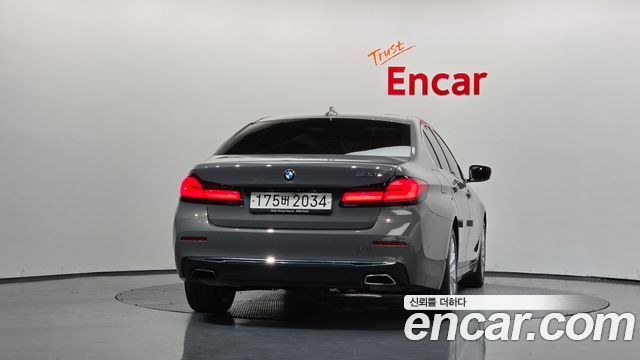 BMW 5-Series 2021 — photo 4
