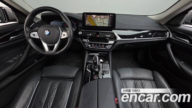 BMW 5-Series 2021 — photo 10