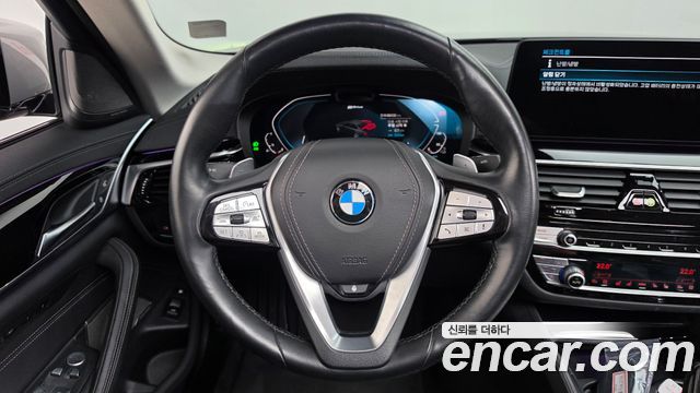BMW 5-Series 2021 — photo 19