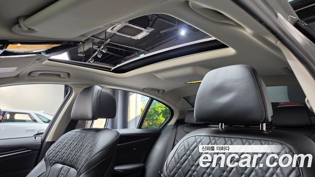 BMW 5-Series 2021 — photo 23