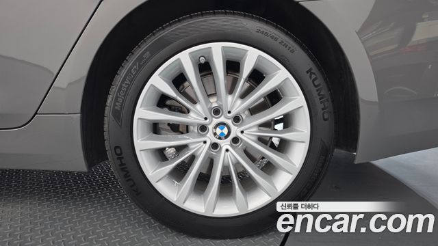 BMW 5-Series 2021 — photo 7