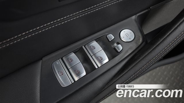 BMW 5-Series 2021 — photo 28
