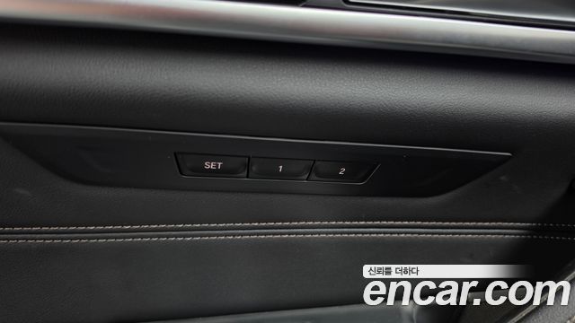 BMW 5-Series 2021 — photo 33