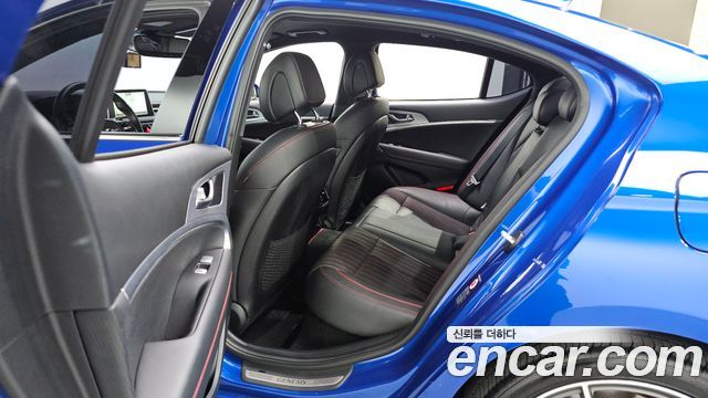 Genesis G70 2018 — photo 25