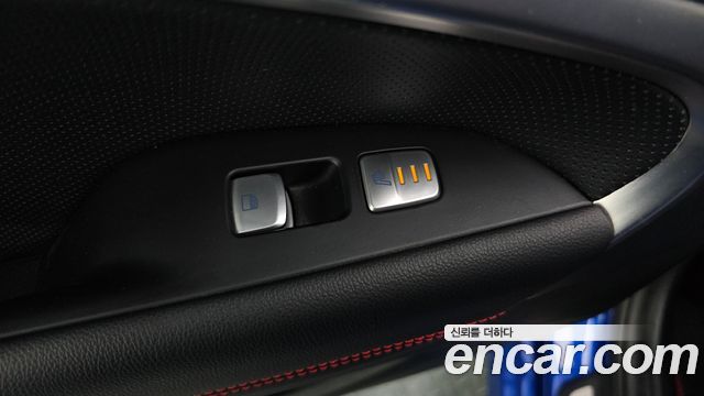 Genesis G70 2018 — photo 29