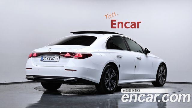 Mercedes-Benz E-Class 2024 — photo 2