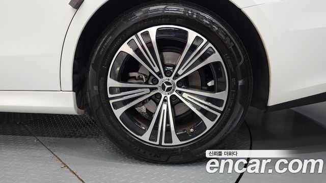 Mercedes-Benz E-Class 2024 — photo 7