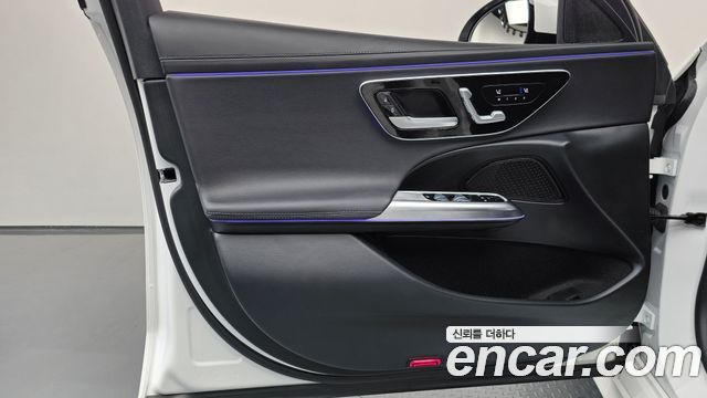 Mercedes-Benz E-Class 2024 — photo 14