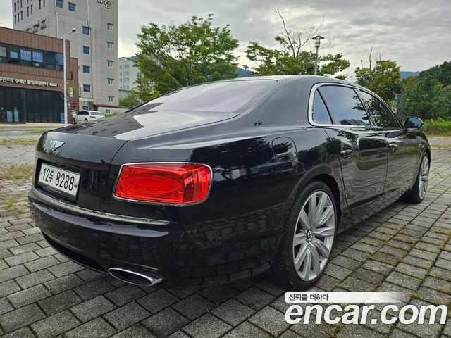Bentley Flying Spur 2015 — photo 8