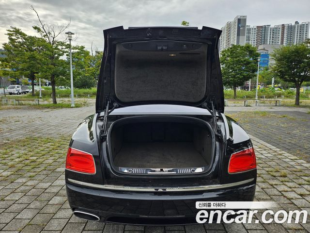 Bentley Flying Spur 2015 — photo 9