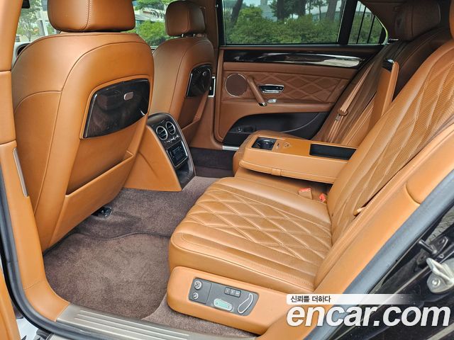 Bentley Flying Spur 2015 — photo 10