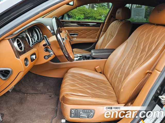 Bentley Flying Spur 2015 — photo 12