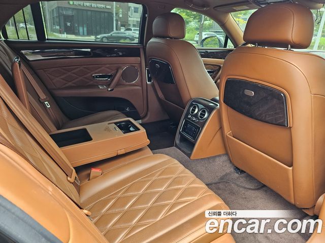 Bentley Flying Spur 2015 — photo 15