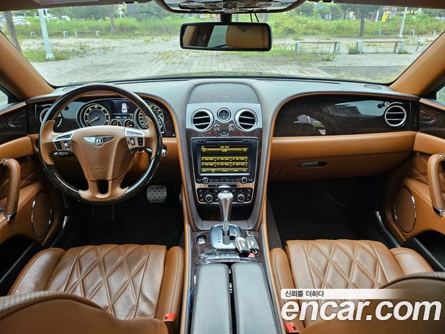 Bentley Flying Spur 2015 — photo 16