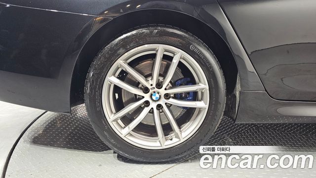 BMW 5-Series 2017 — photo 5